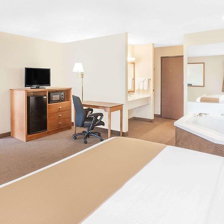 Baymont By Wyndham Port Huron Eksteriør bilde